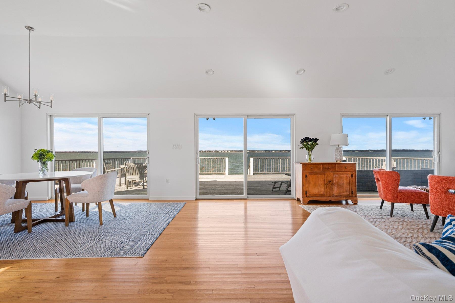 654a Dune Road Property Photo 6
