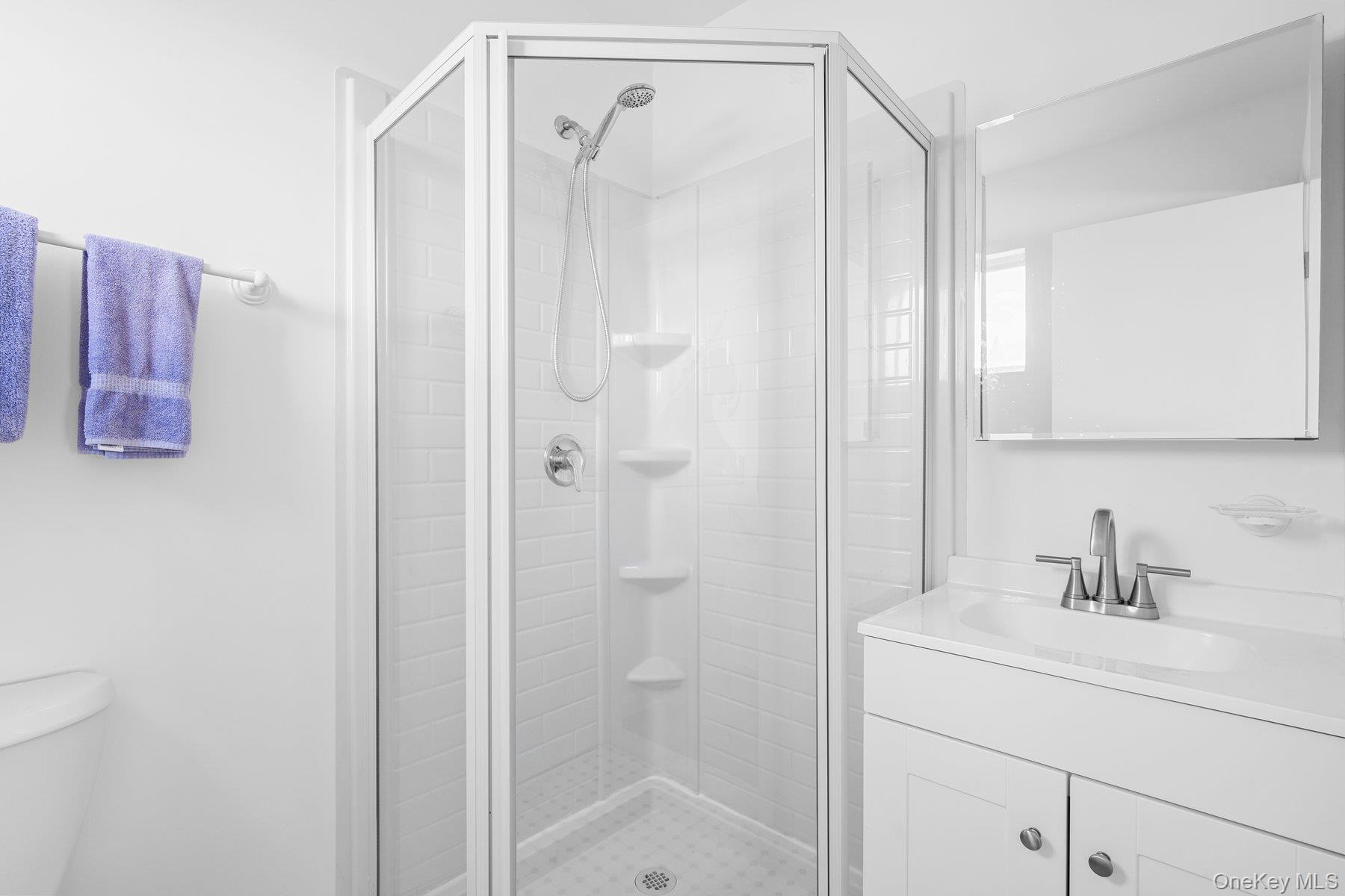 654a Dune Road Property Photo 16