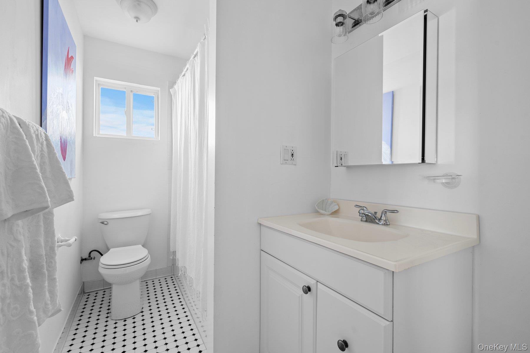 654a Dune Road Property Photo 17