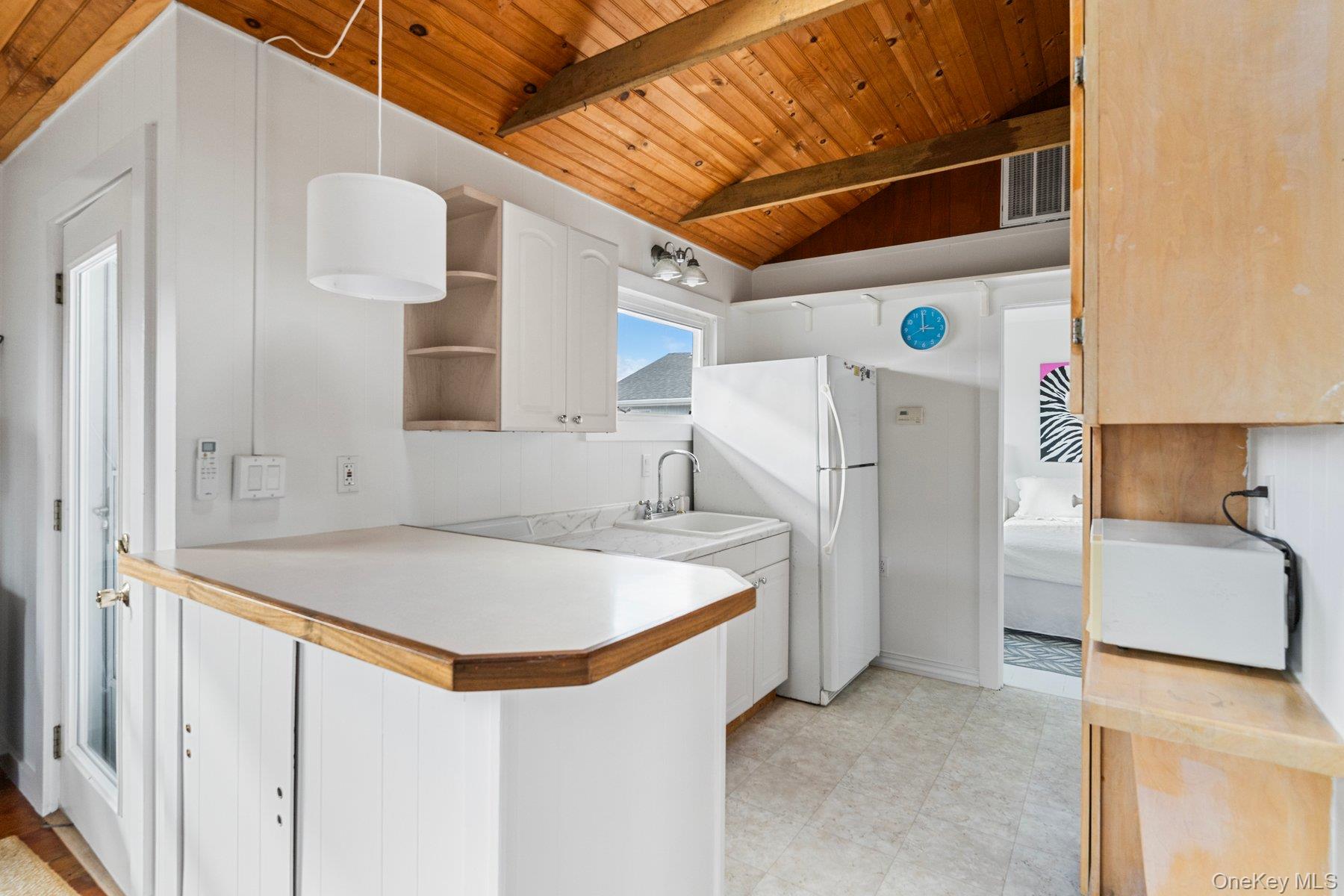 654a Dune Road Property Photo 30