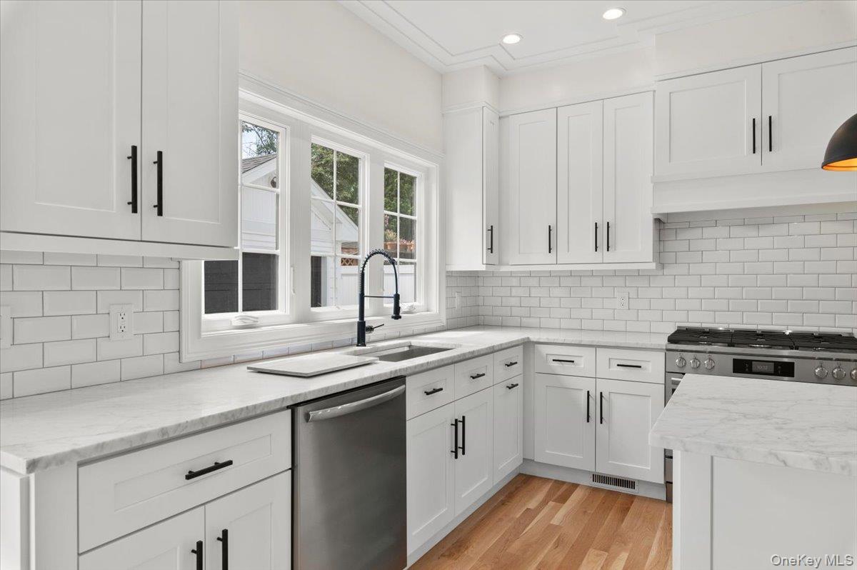 51 Willis Avenue Property Photo 17
