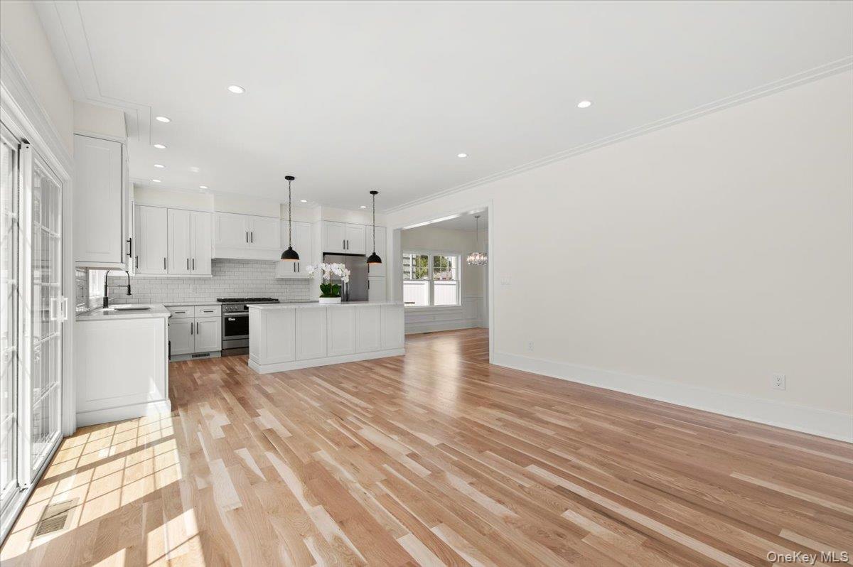 51 Willis Avenue Property Photo 22