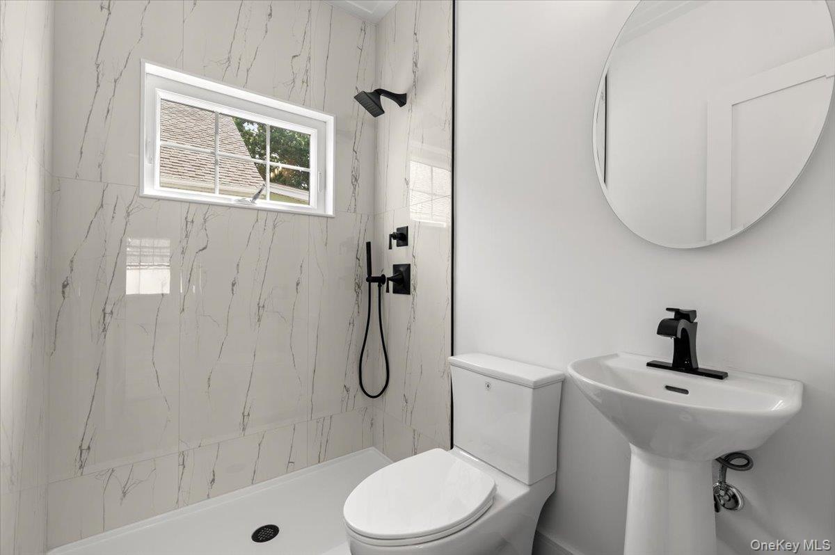 51 Willis Avenue Property Photo 24