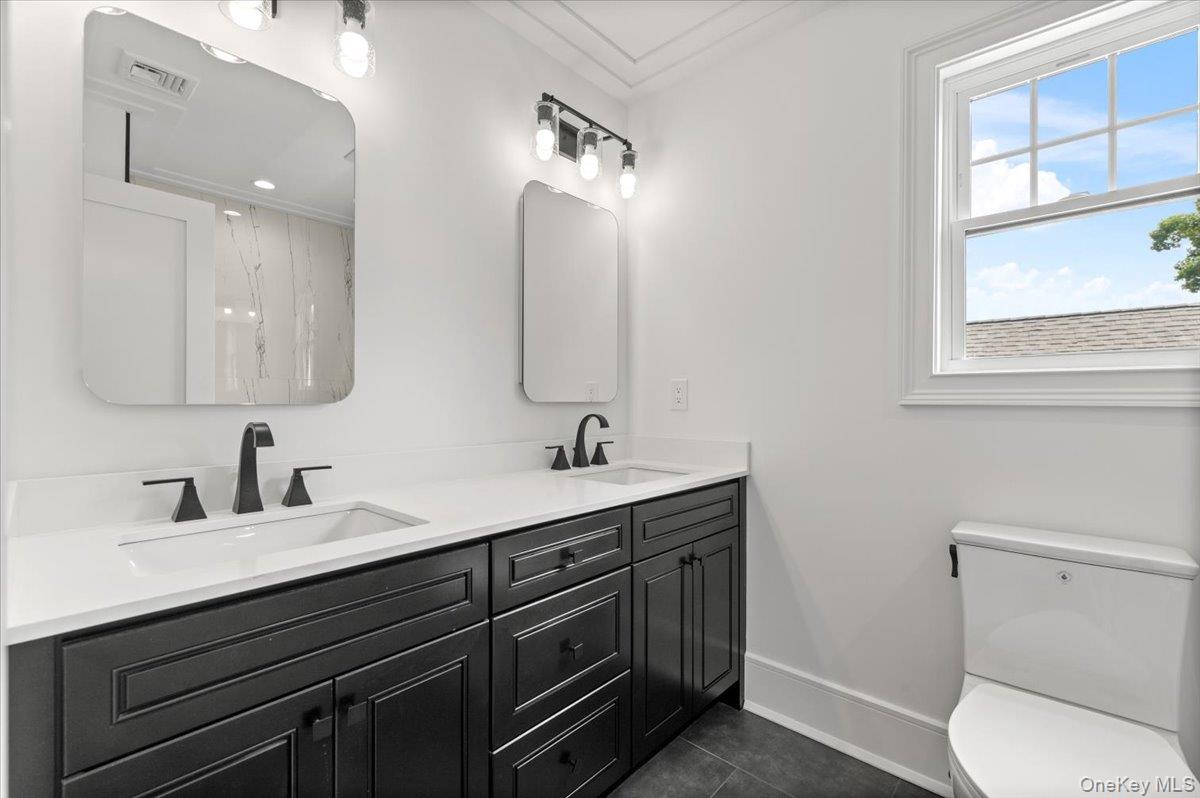 51 Willis Avenue Property Photo 28