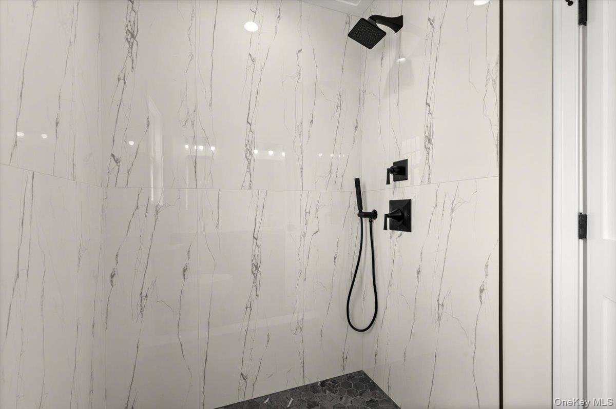 51 Willis Avenue Property Photo 29