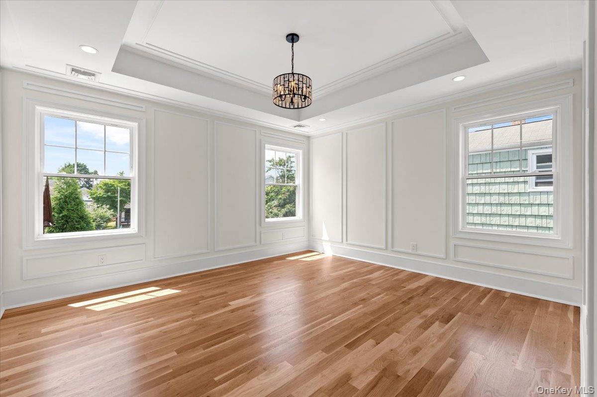 51 Willis Avenue Property Photo 31