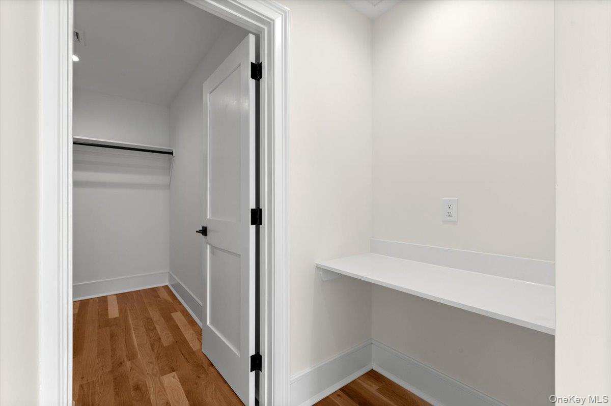 51 Willis Avenue Property Photo 32