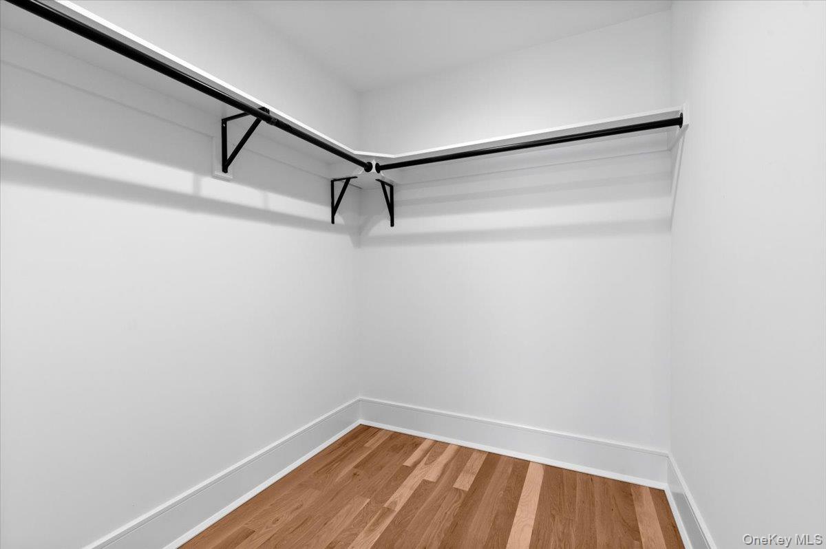 51 Willis Avenue Property Photo 33