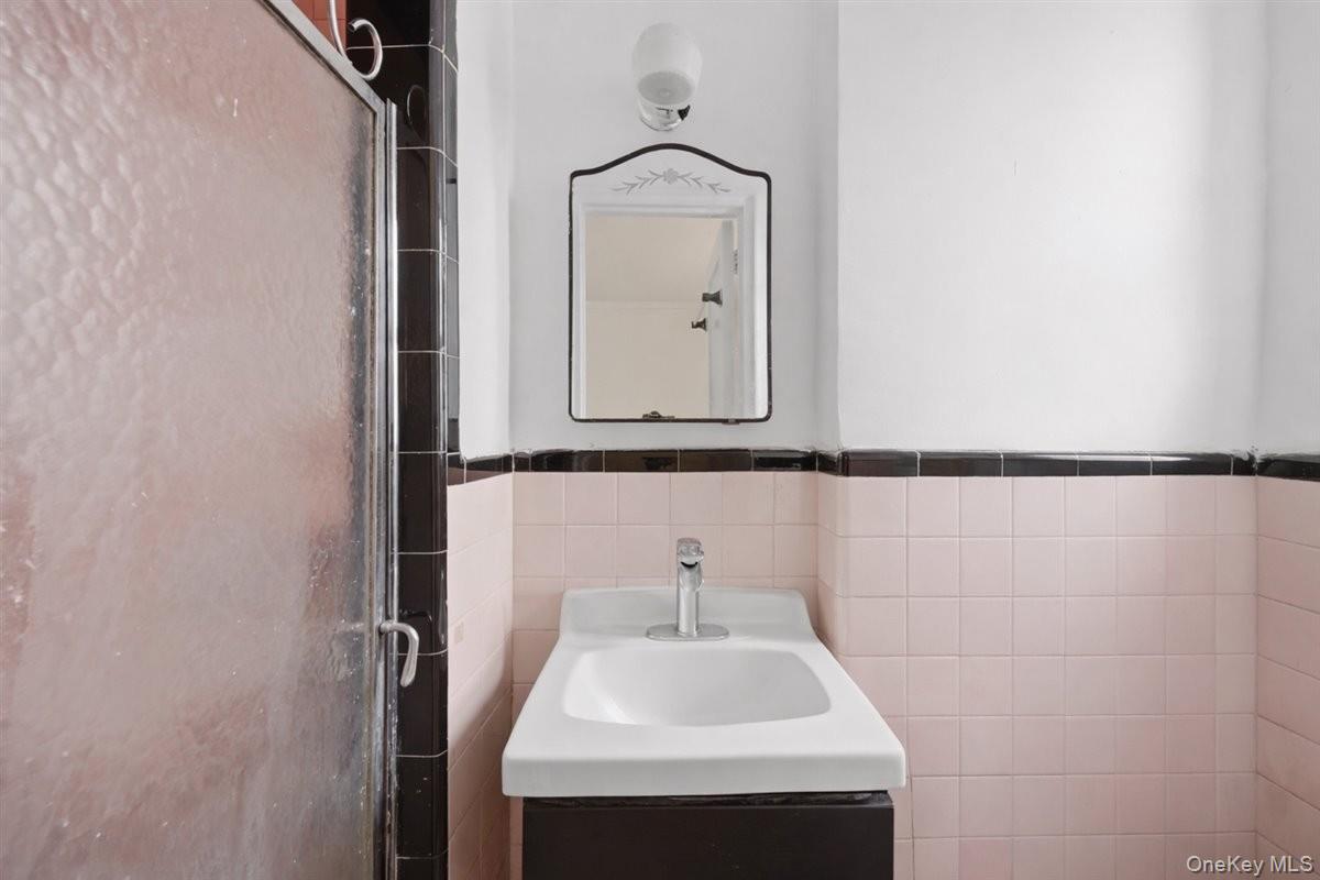 2506 Davidson Avenue 6a Property Photo 12