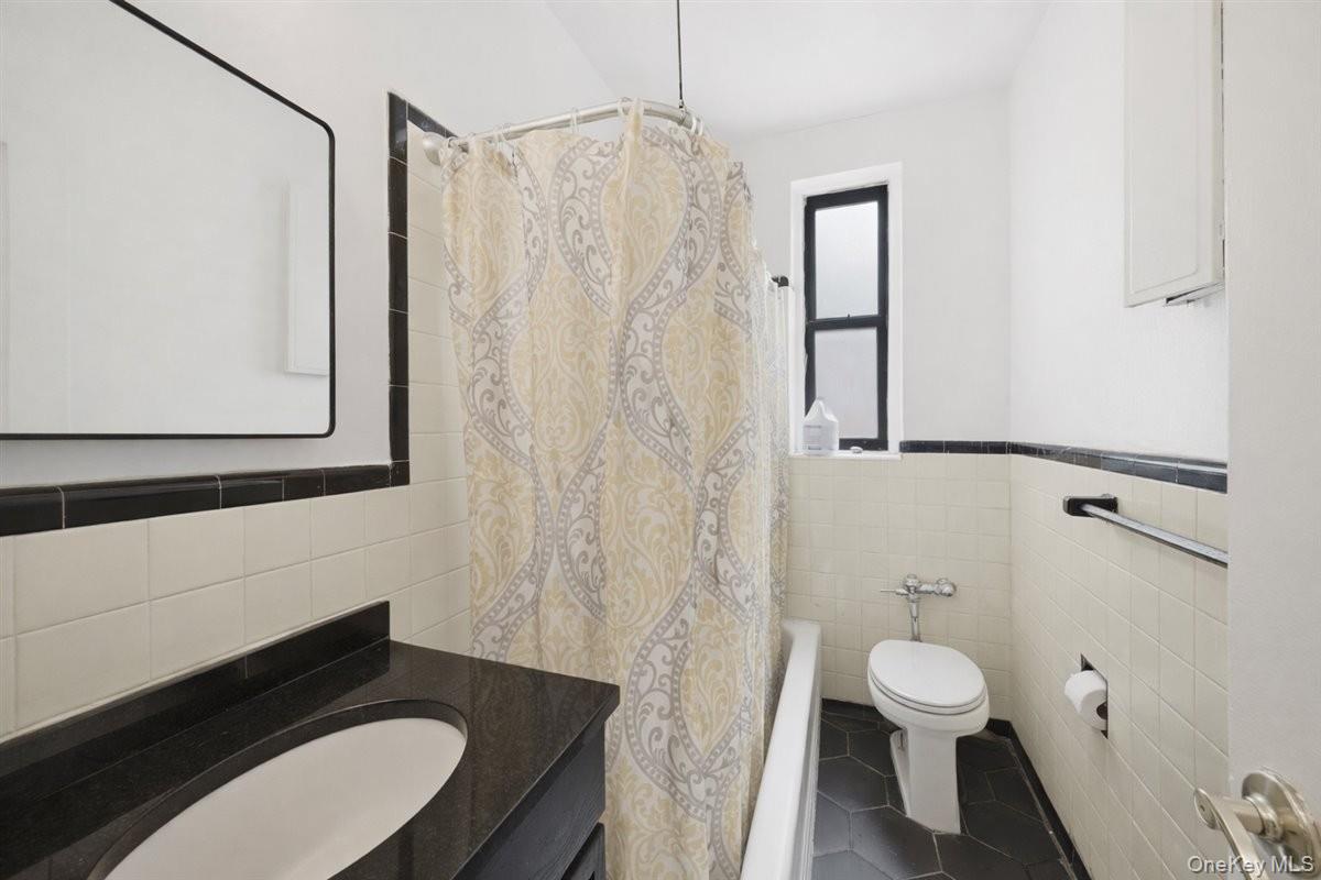 2506 Davidson Avenue 6a Property Photo 13