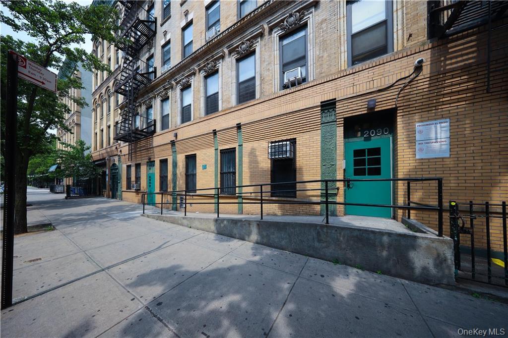 2090 Madison Avenue 4d Property Photo 2
