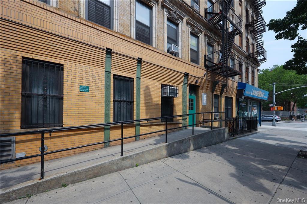 2090 Madison Avenue 4d Property Photo 3