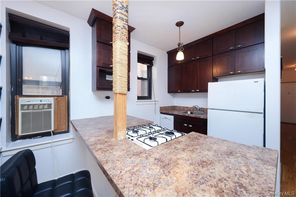 2090 Madison Avenue 4d Property Photo 7