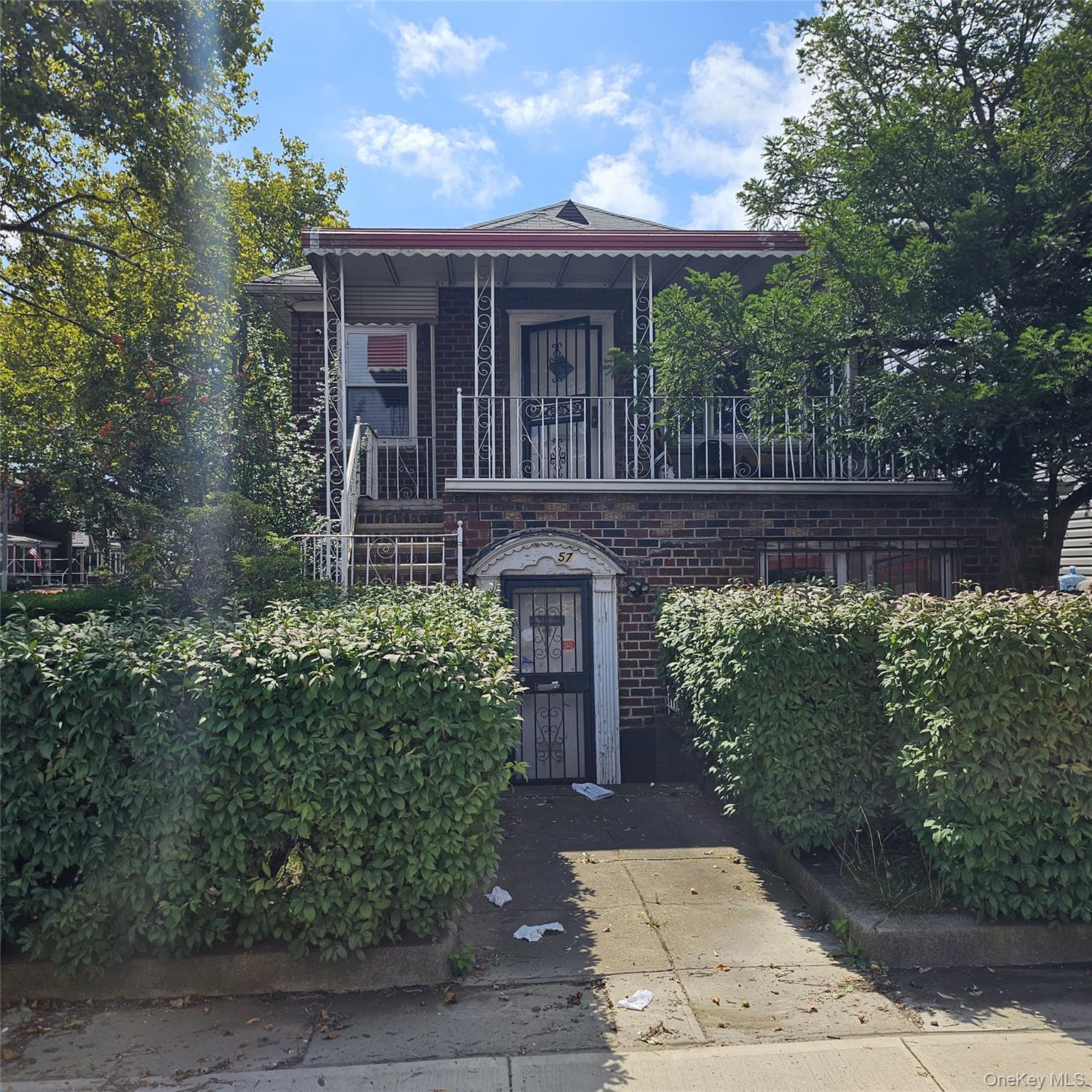 576 Linden Boulevard Property Photo 2