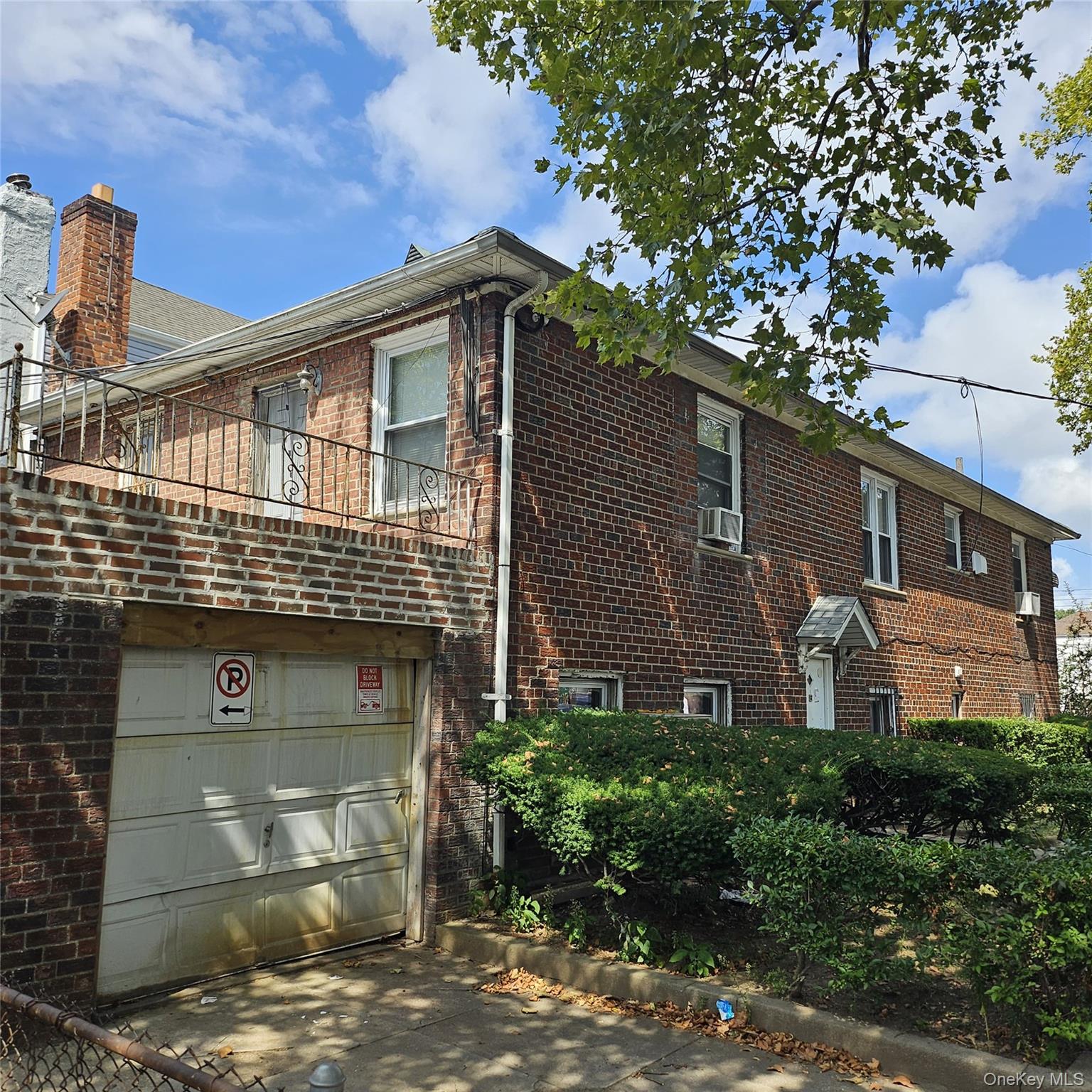 576 Linden Boulevard Property Photo 3