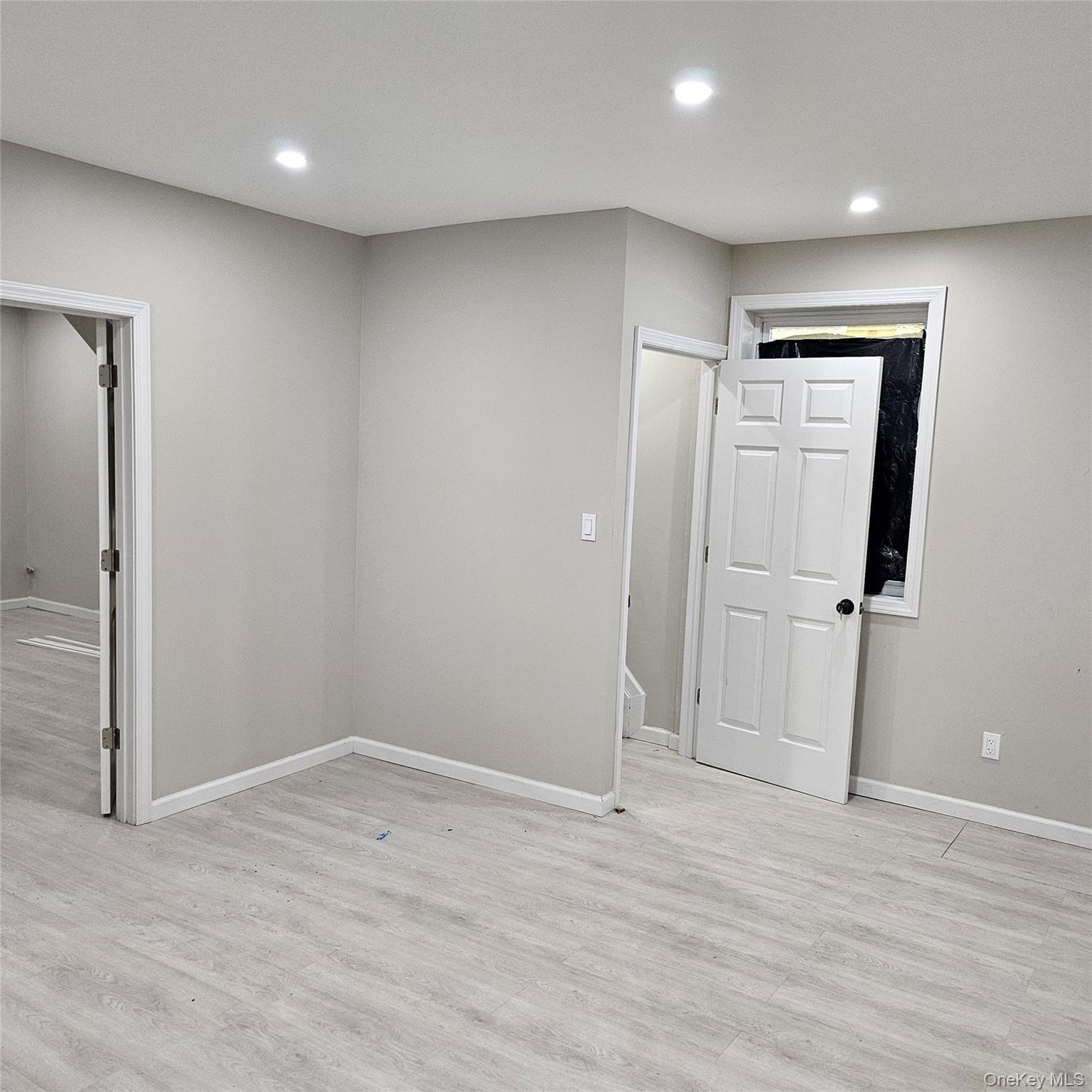 576 Linden Boulevard Property Photo 8