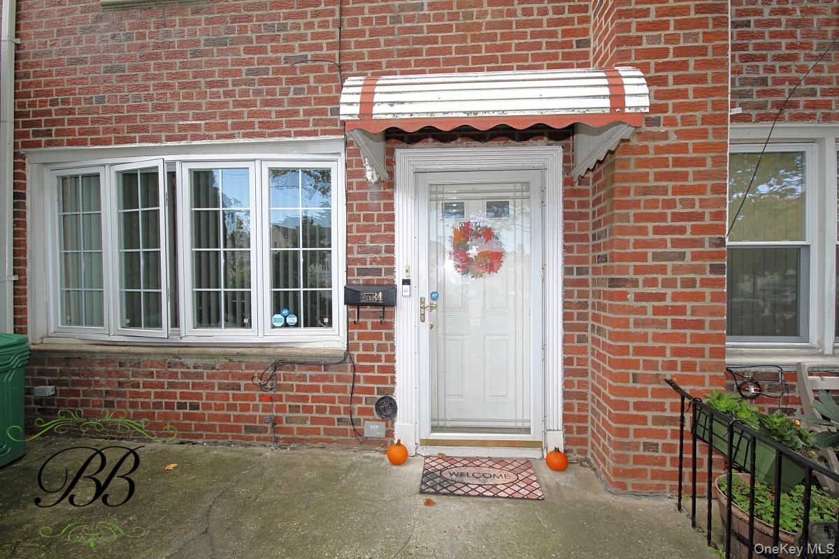 2534 Ralph Avenue Property Photo 2