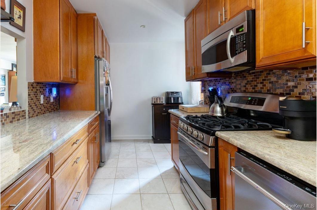 3299 Cambridge Avenue 3e Property Photo 6