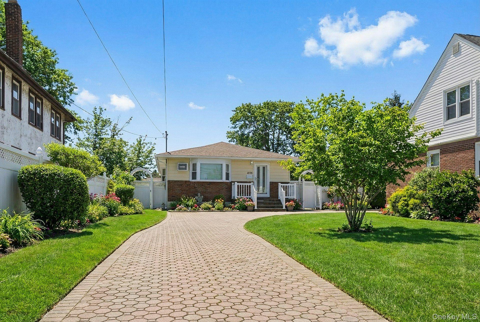 1028 Thomas Avenue Property Photo 2
