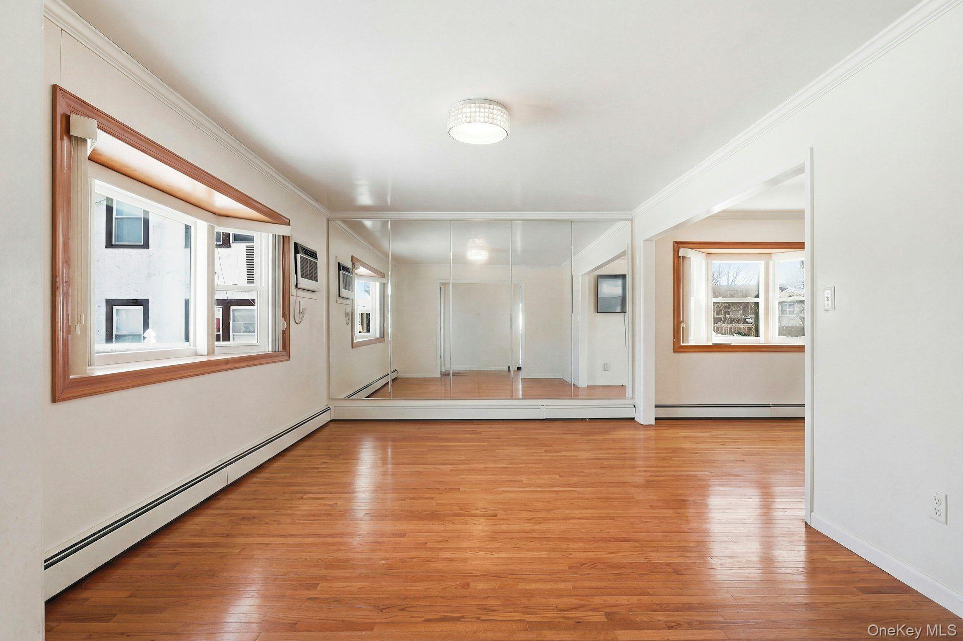 1028 Thomas Avenue Property Photo 6