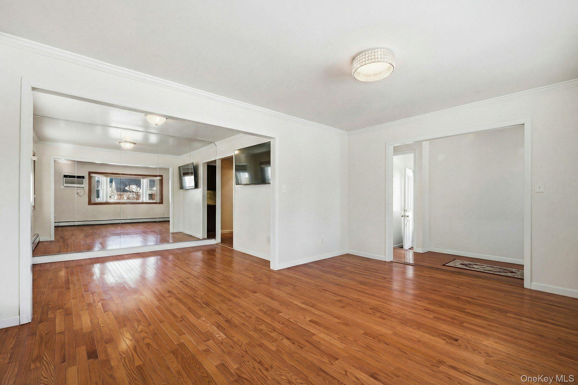 1028 Thomas Avenue Property Photo 8