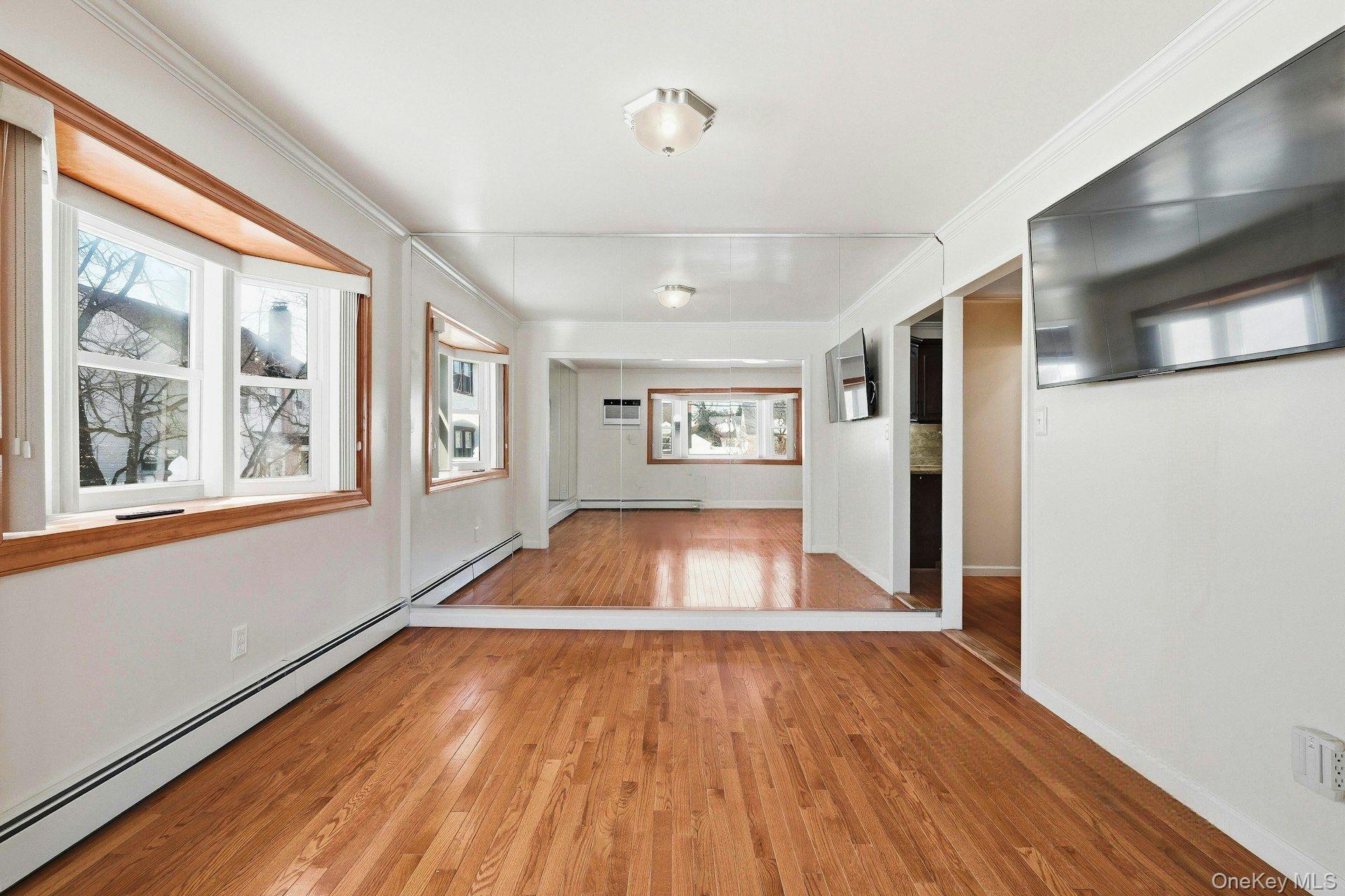 1028 Thomas Avenue Property Photo 9
