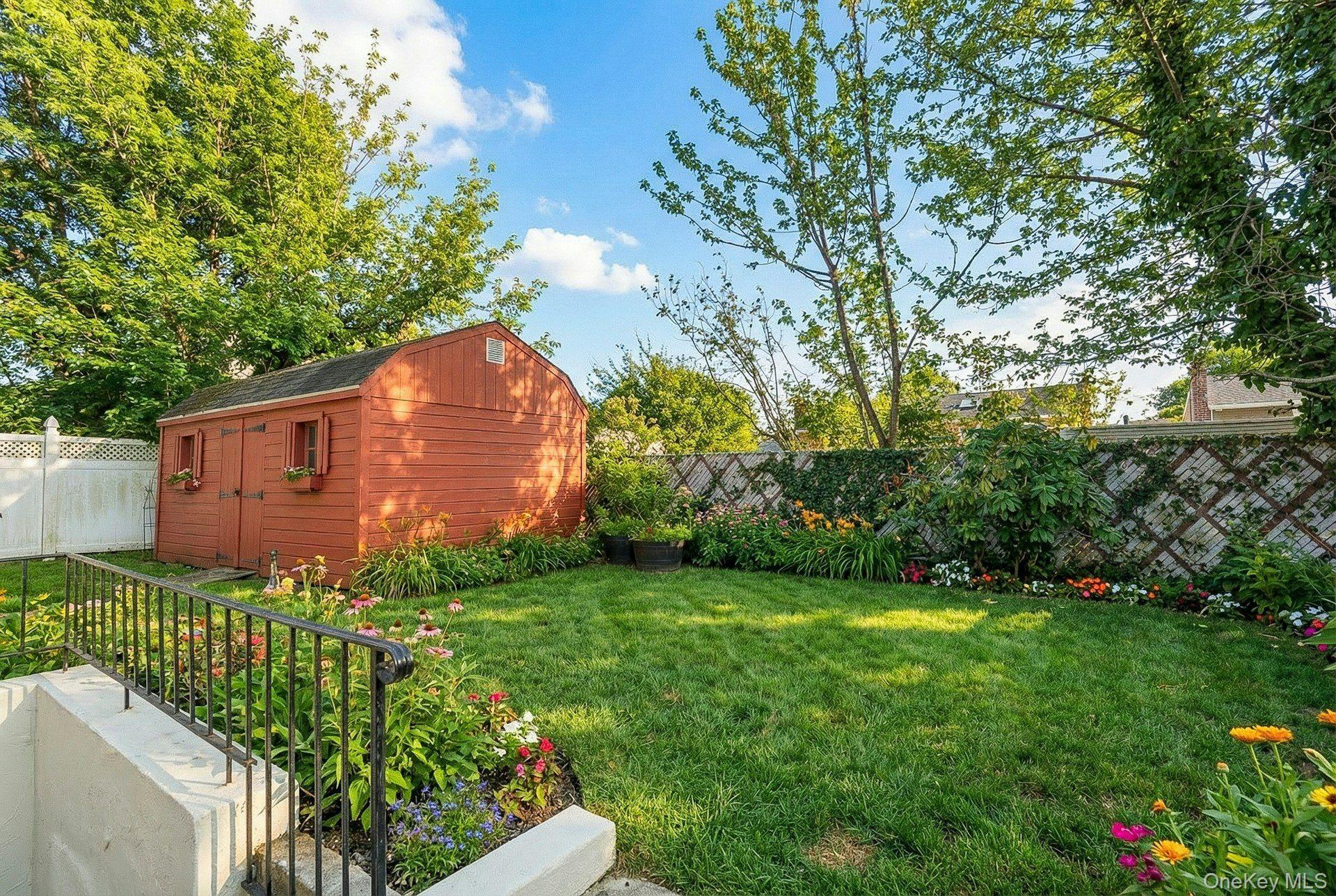 1028 Thomas Avenue Property Photo 20
