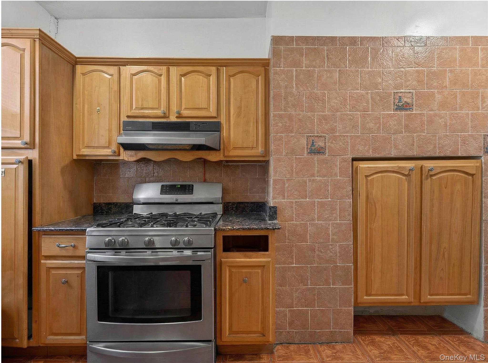 1434 Greene Avenue Property Photo 4