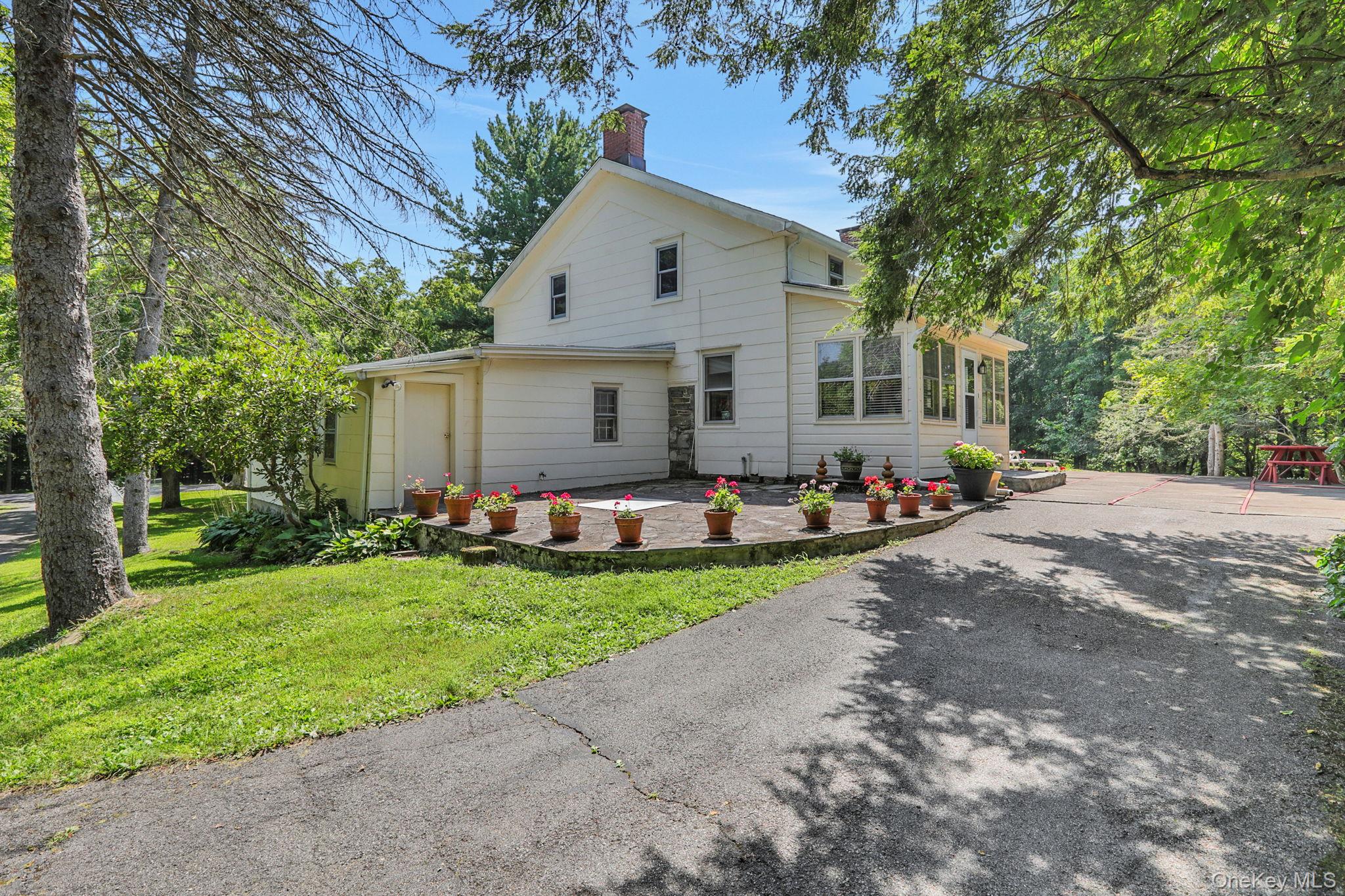 441 N Ohioville Road Property Photo 4