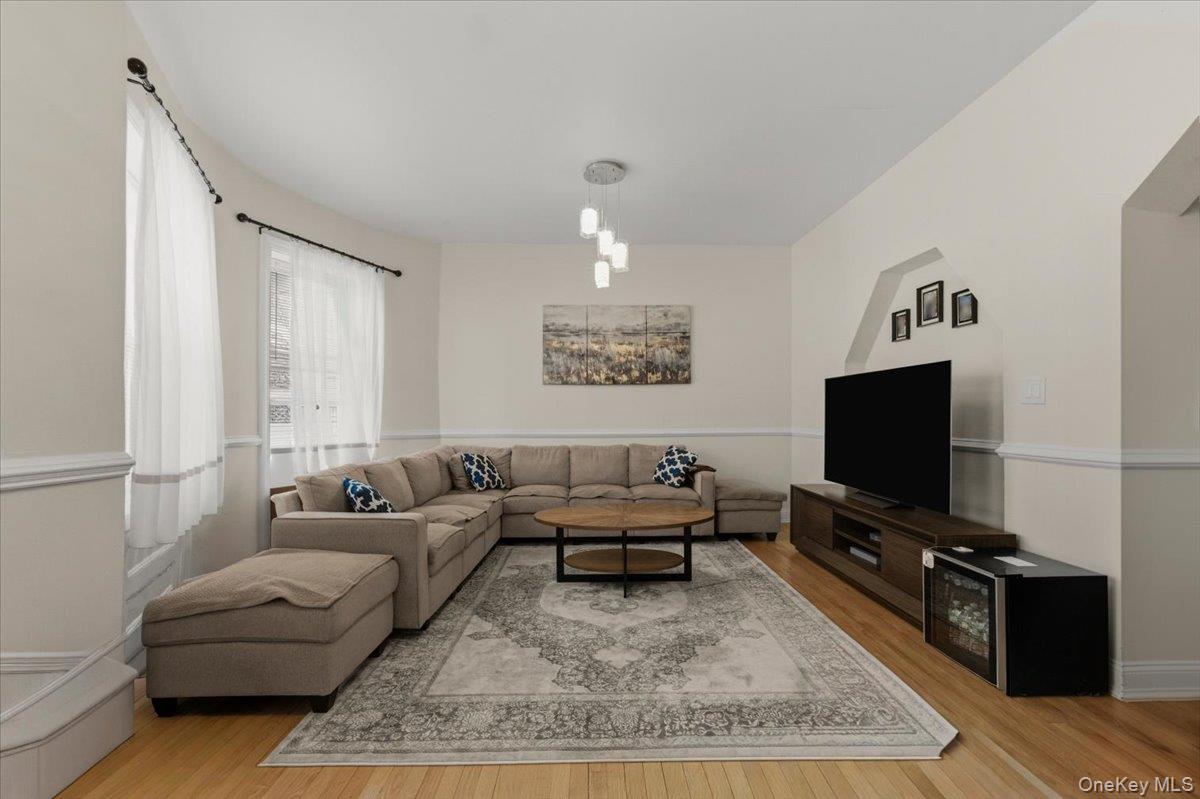 1727 Victor Street Property Photo 3