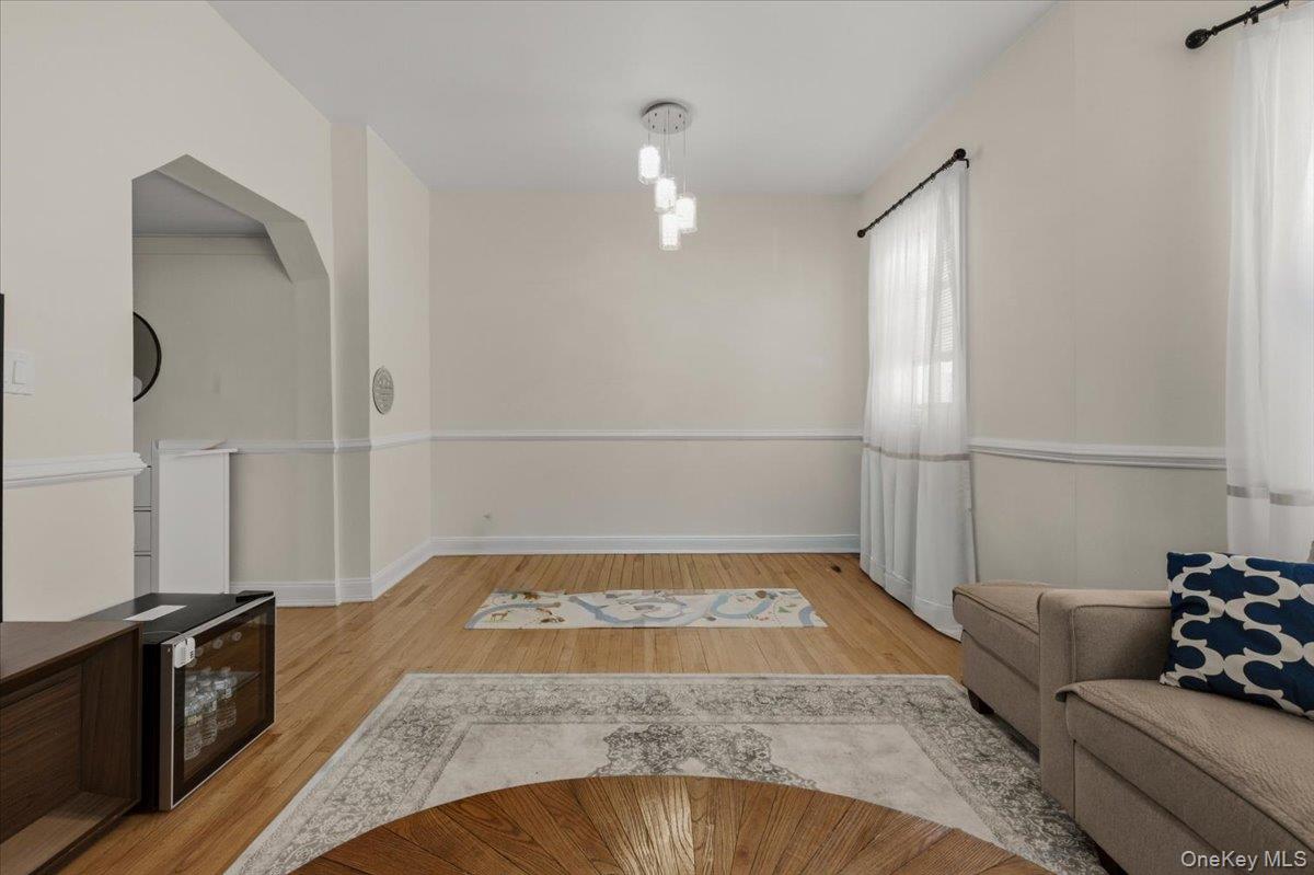 1727 Victor Street Property Photo 4