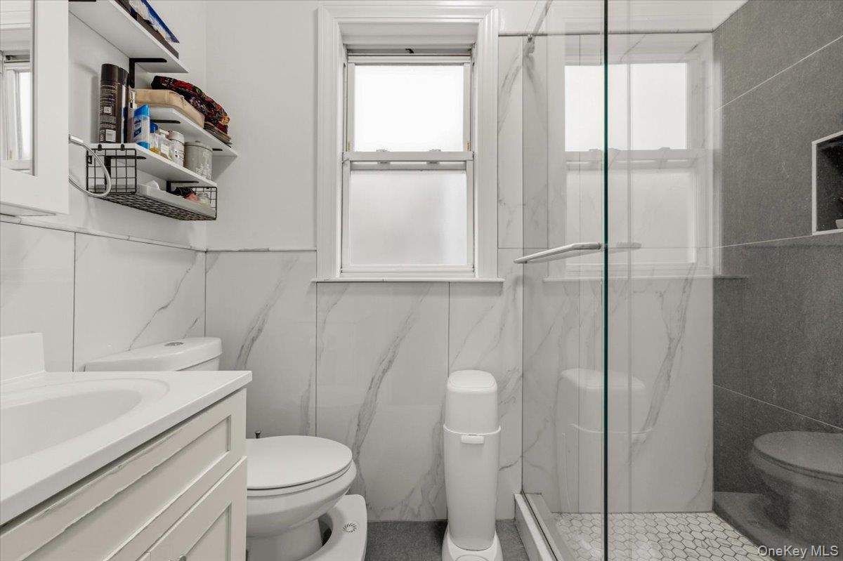 1727 Victor Street Property Photo 9