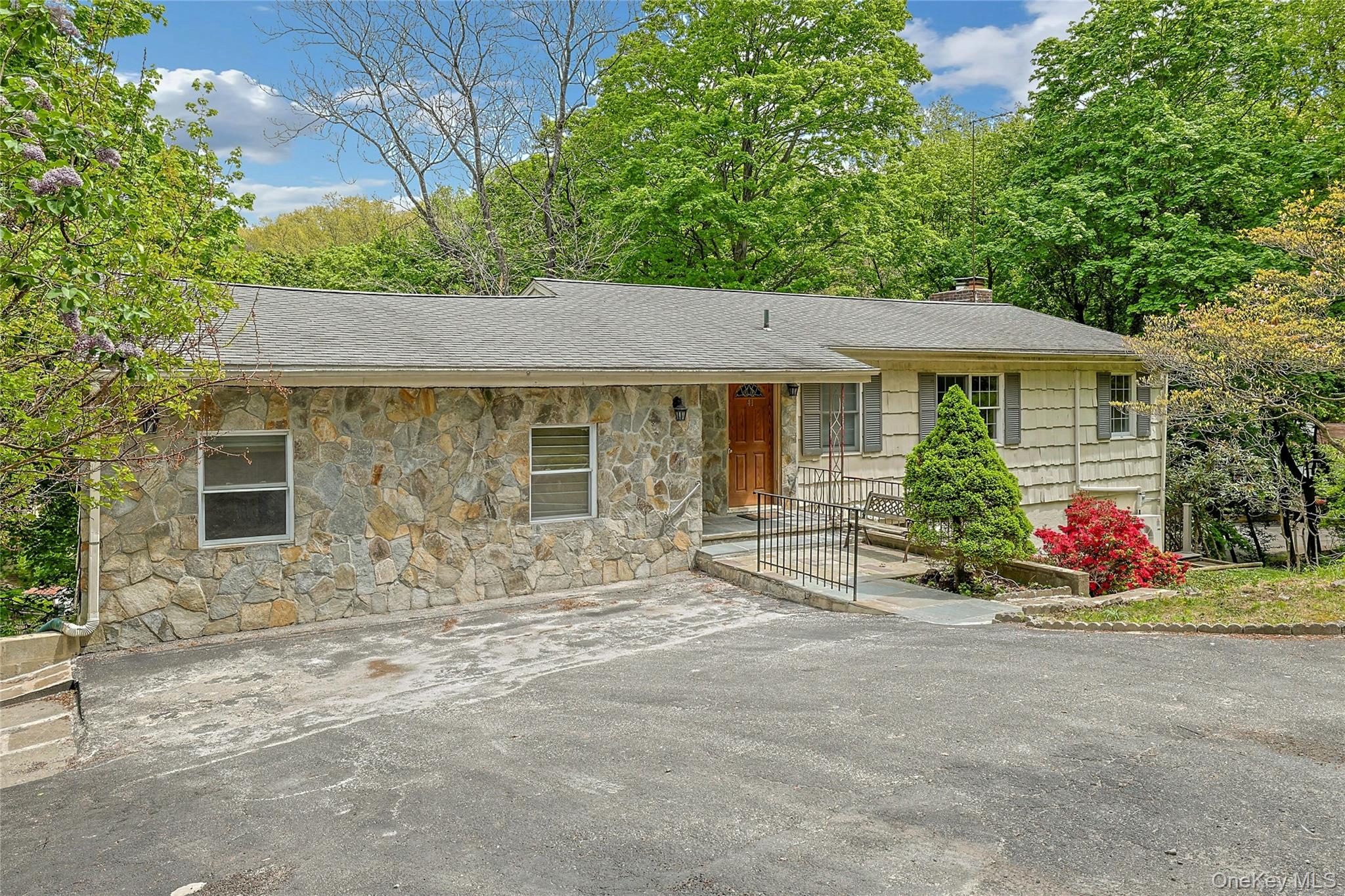 41 Osceola Avenue Property Photo 1