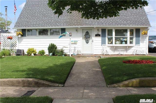 71 Seawane Road Property Photo 1