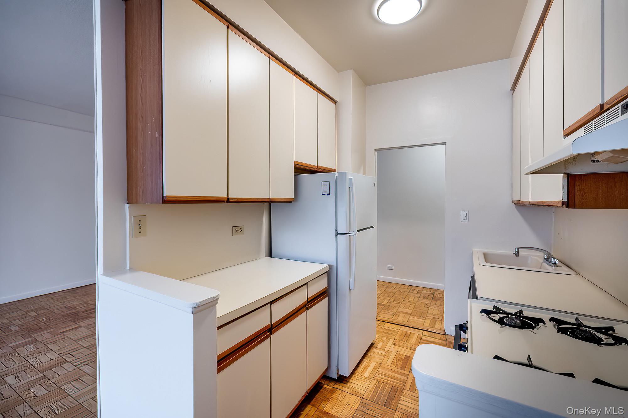 2727 Palisade Avenue 5a Property Photo 8