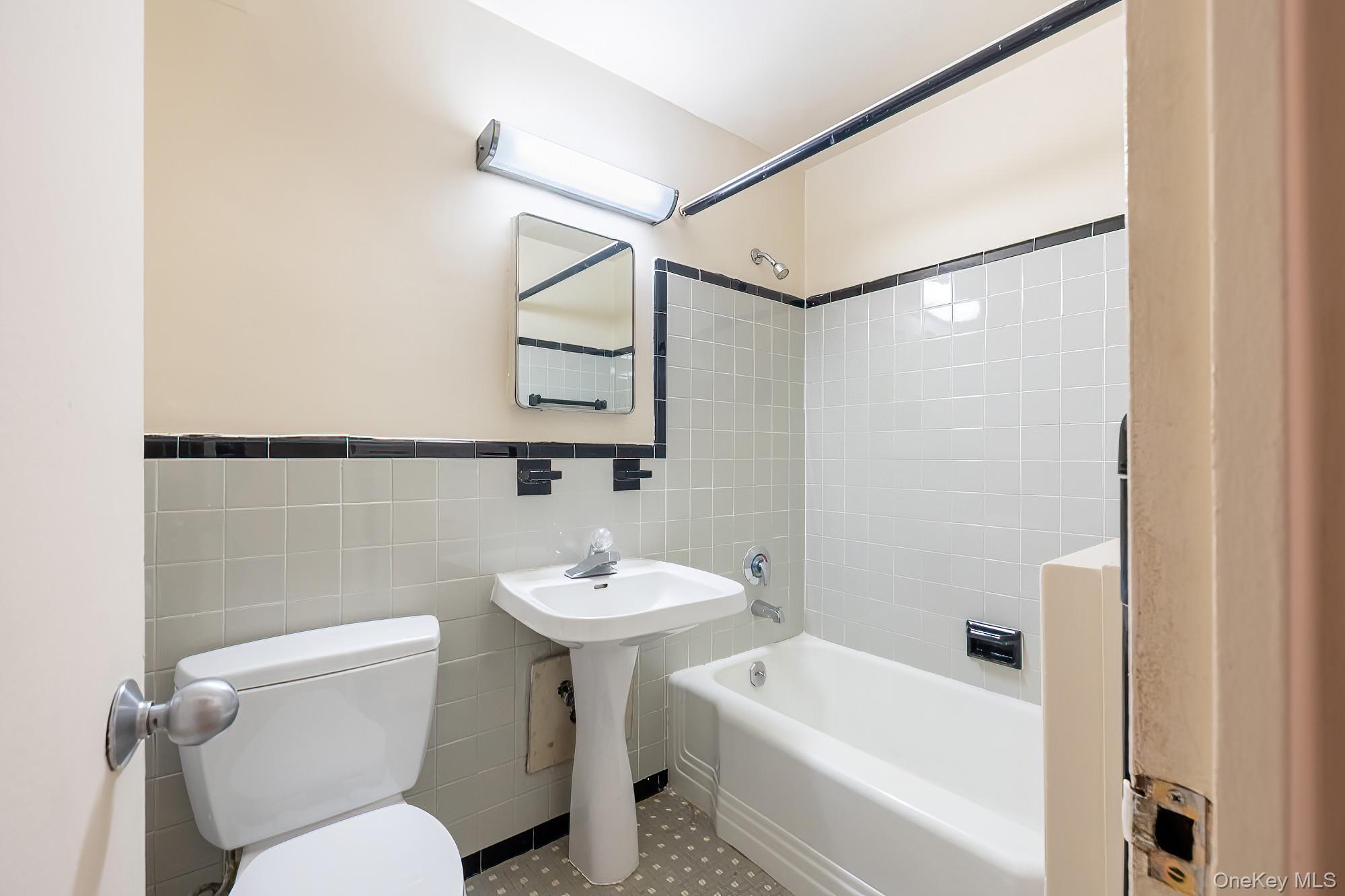 2727 Palisade Avenue 5a Property Photo 14