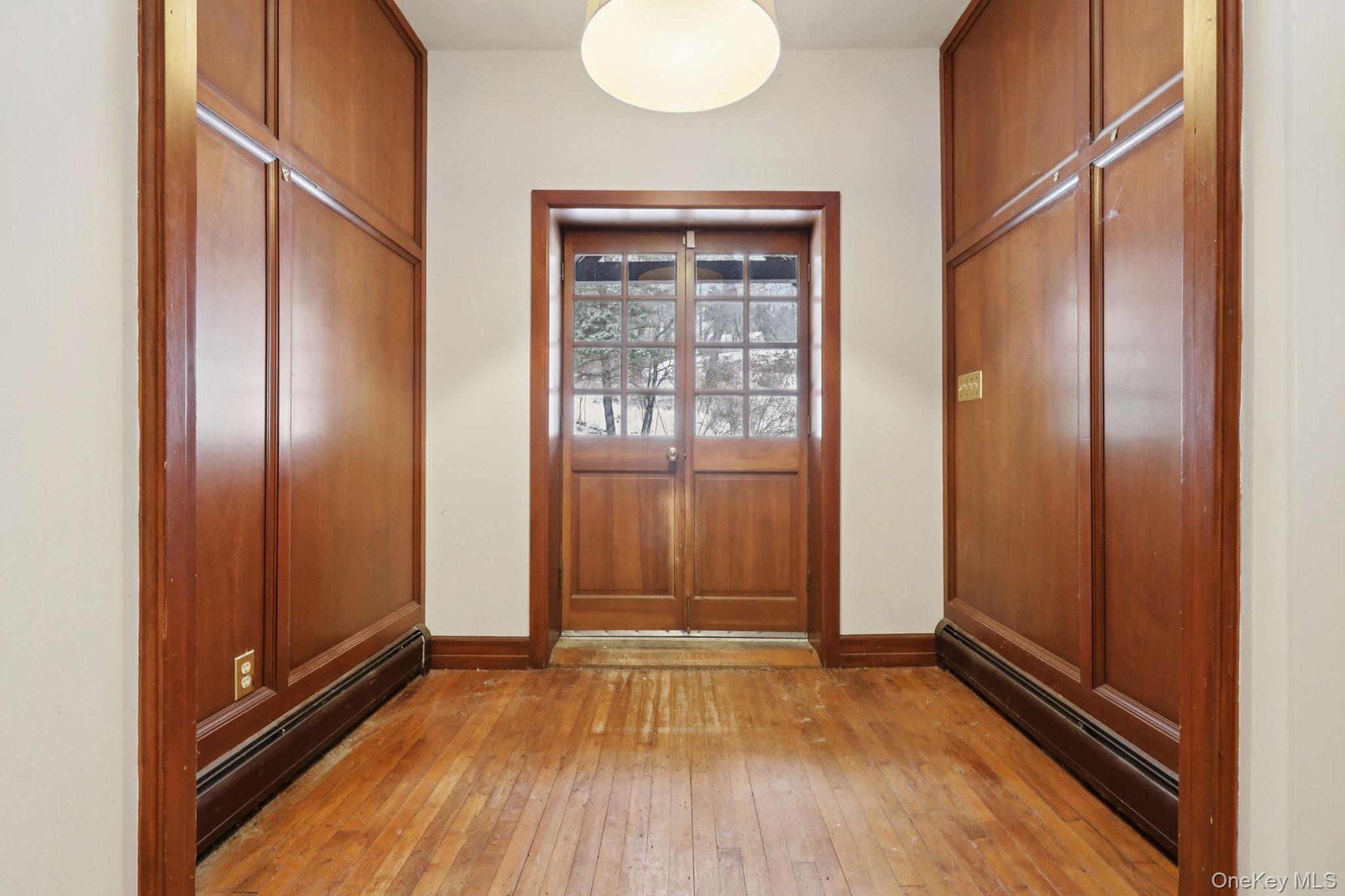 32 E Lake Stable Road Property Photo 3