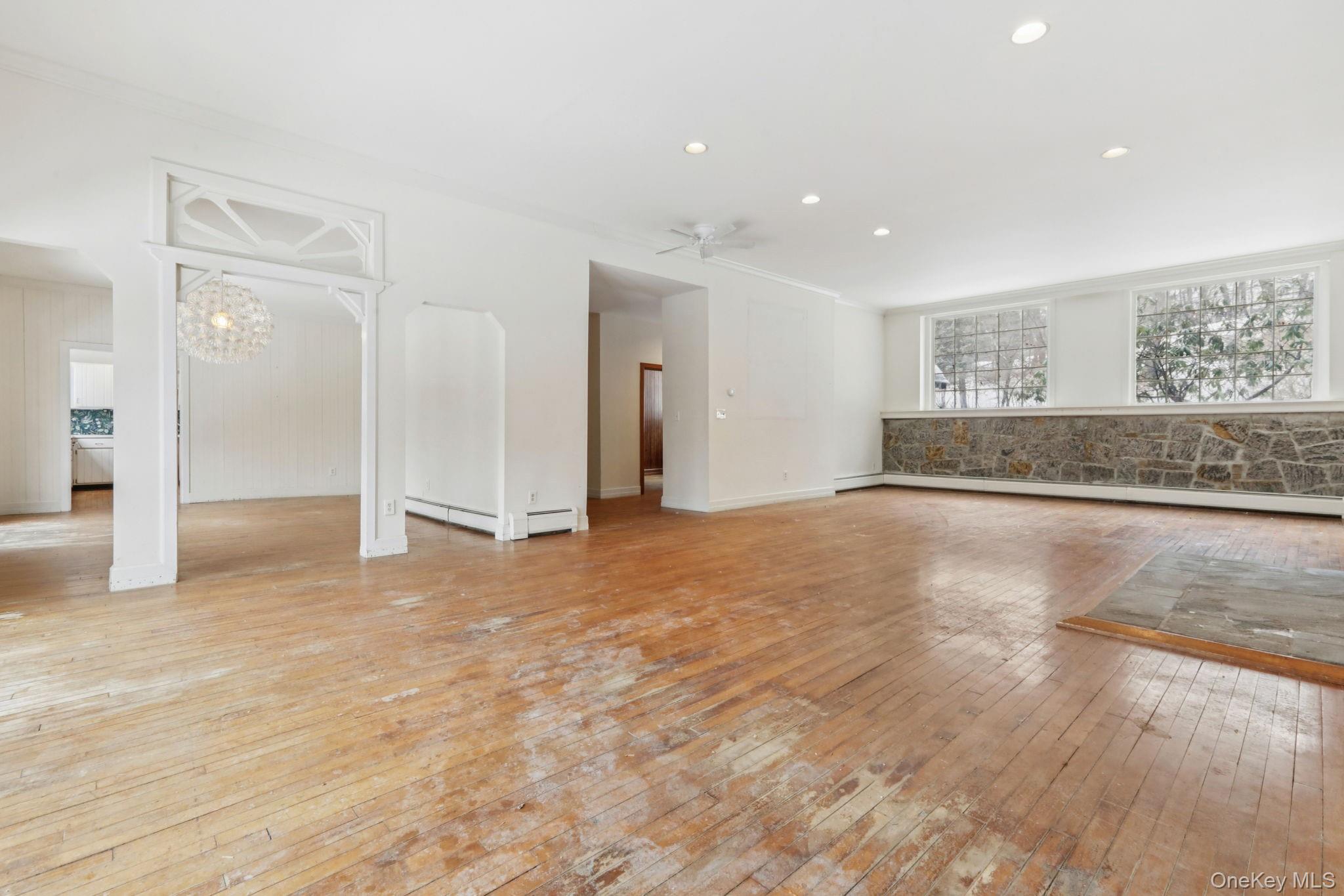 32 E Lake Stable Road Property Photo 8