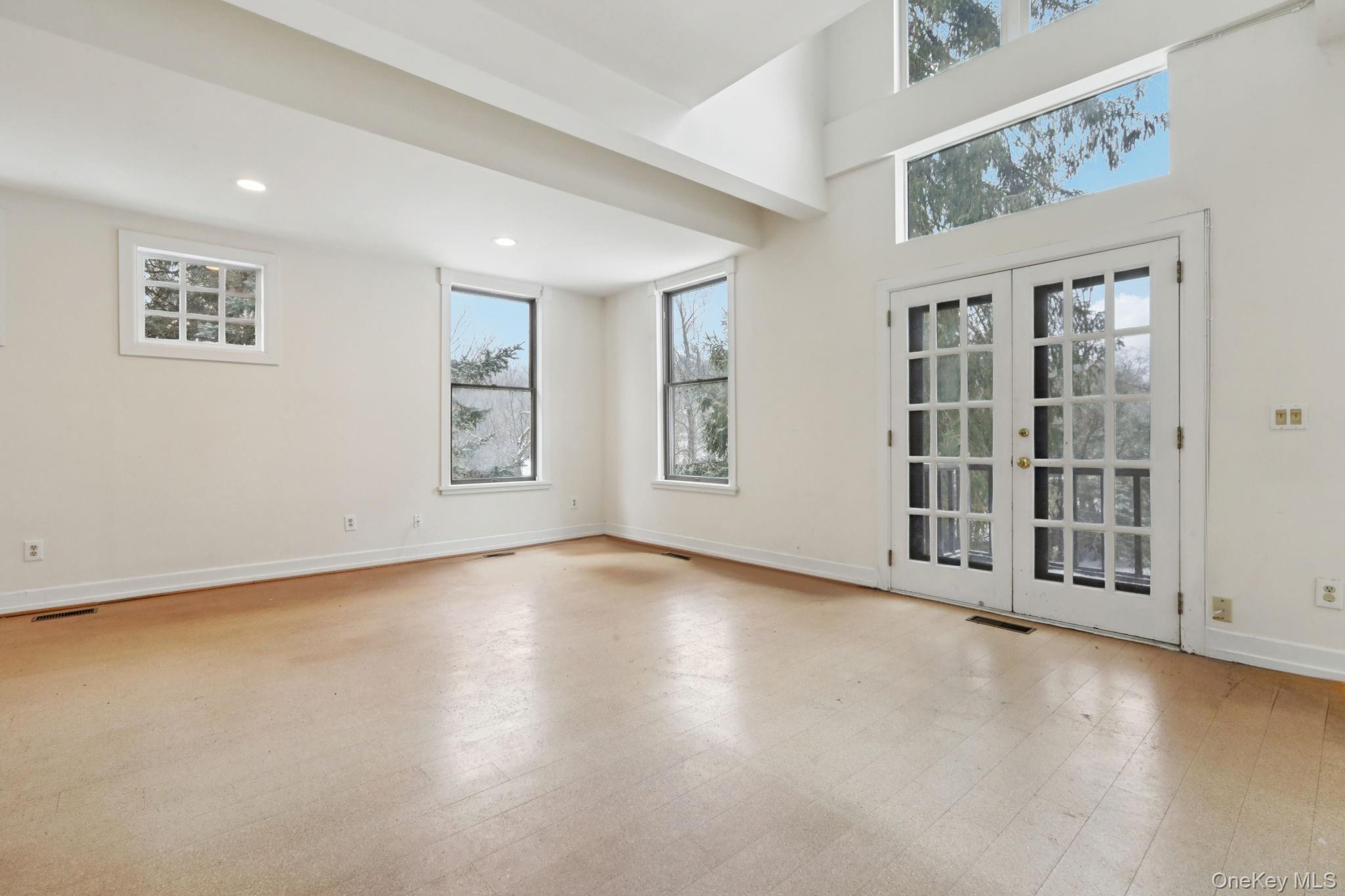 32 E Lake Stable Road Property Photo 19