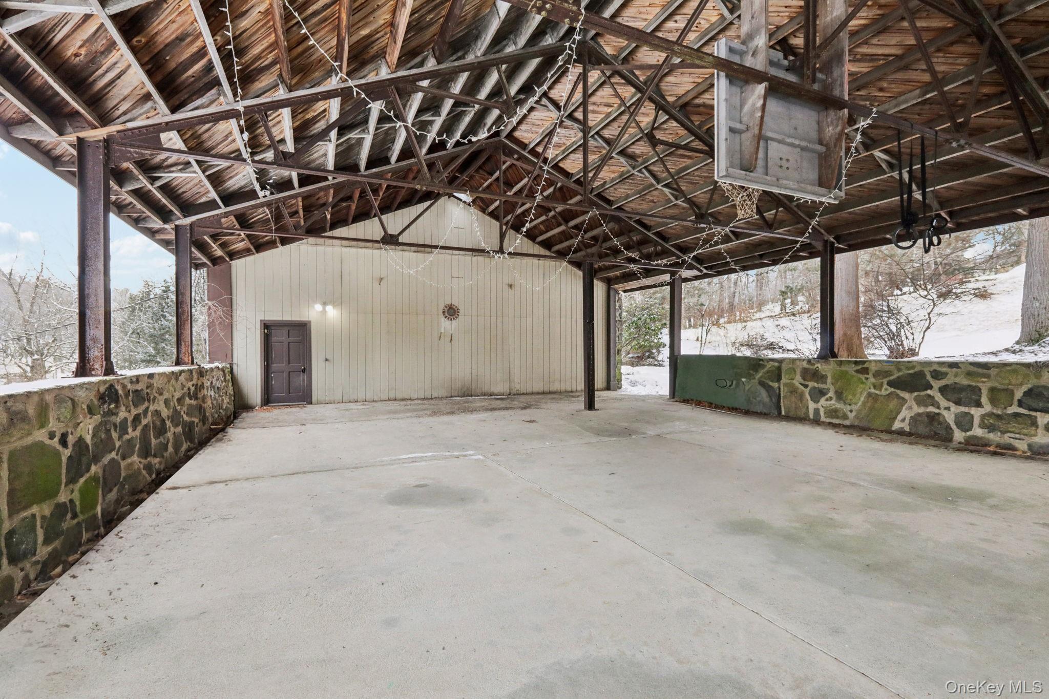 32 E Lake Stable Road Property Photo 43