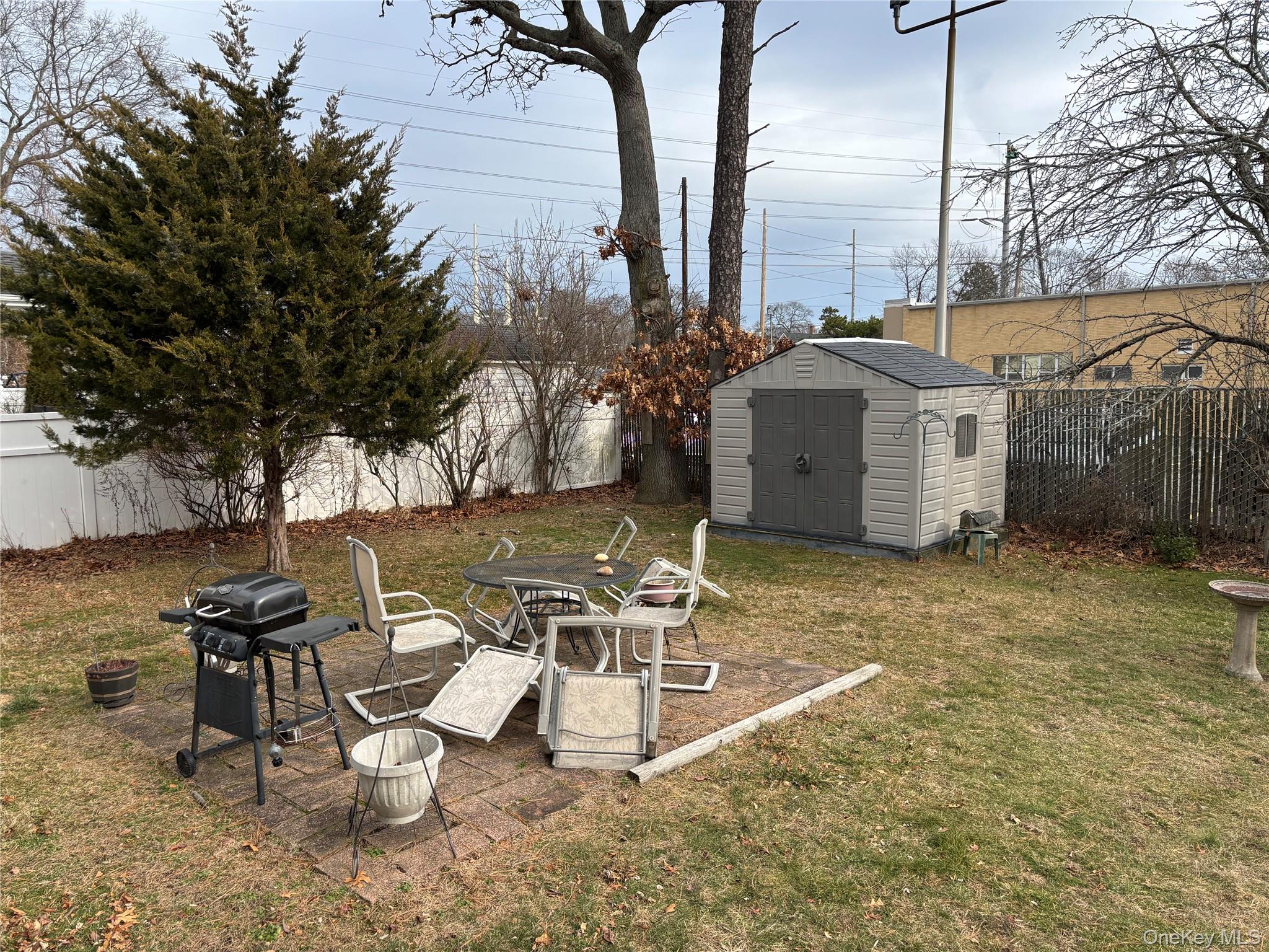33 Lakewood Avenue Property Photo 15