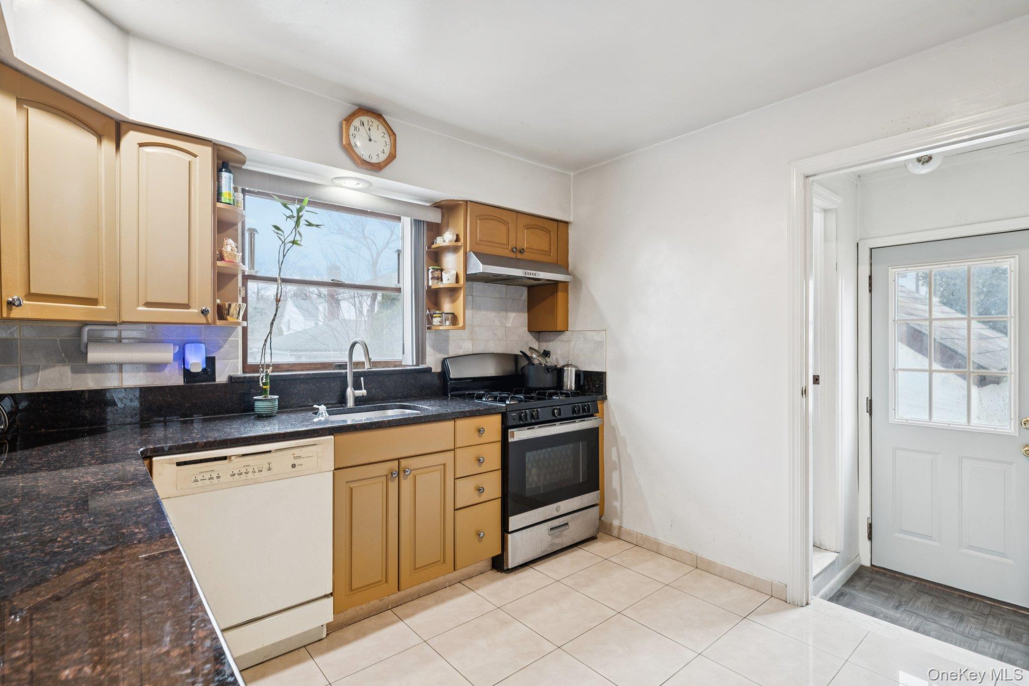 174 Bellmore Street Property Photo 13