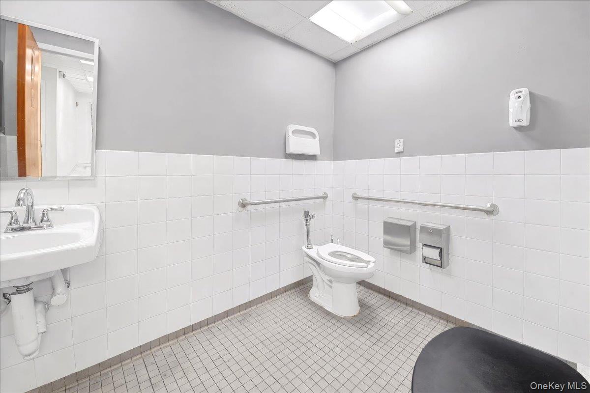 1981 Central Park Avenue Property Photo 23