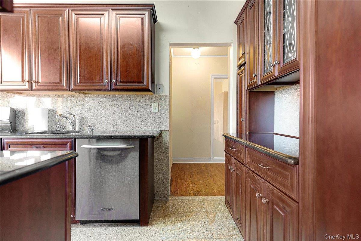 98-120 Queens Boulevard 5d Property Photo 15