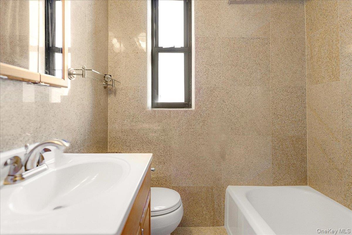 98-120 Queens Boulevard 5d Property Photo 22