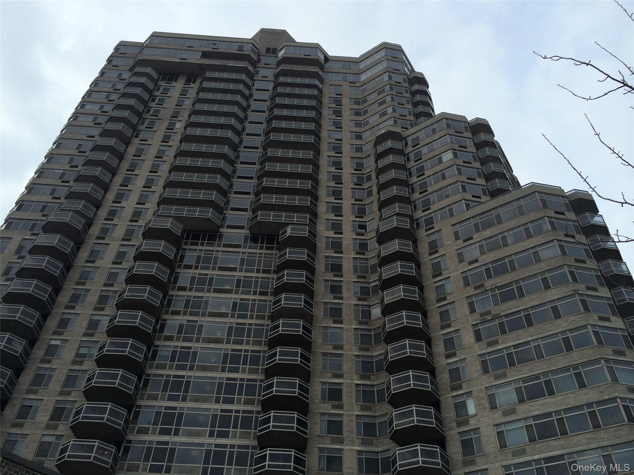 11201 Queens Boulevard 18b Property Photo 3