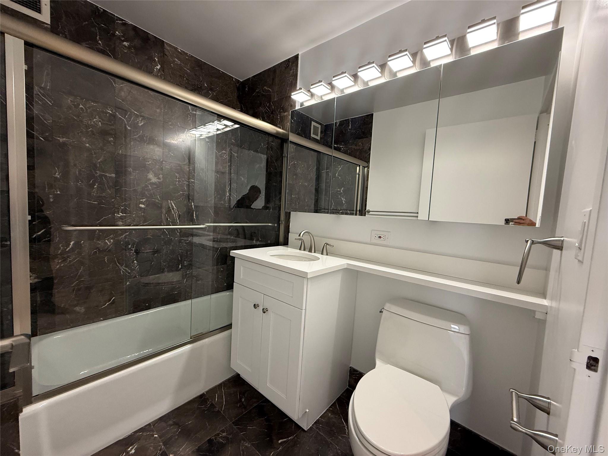 11201 Queens Boulevard 18b Property Photo 10