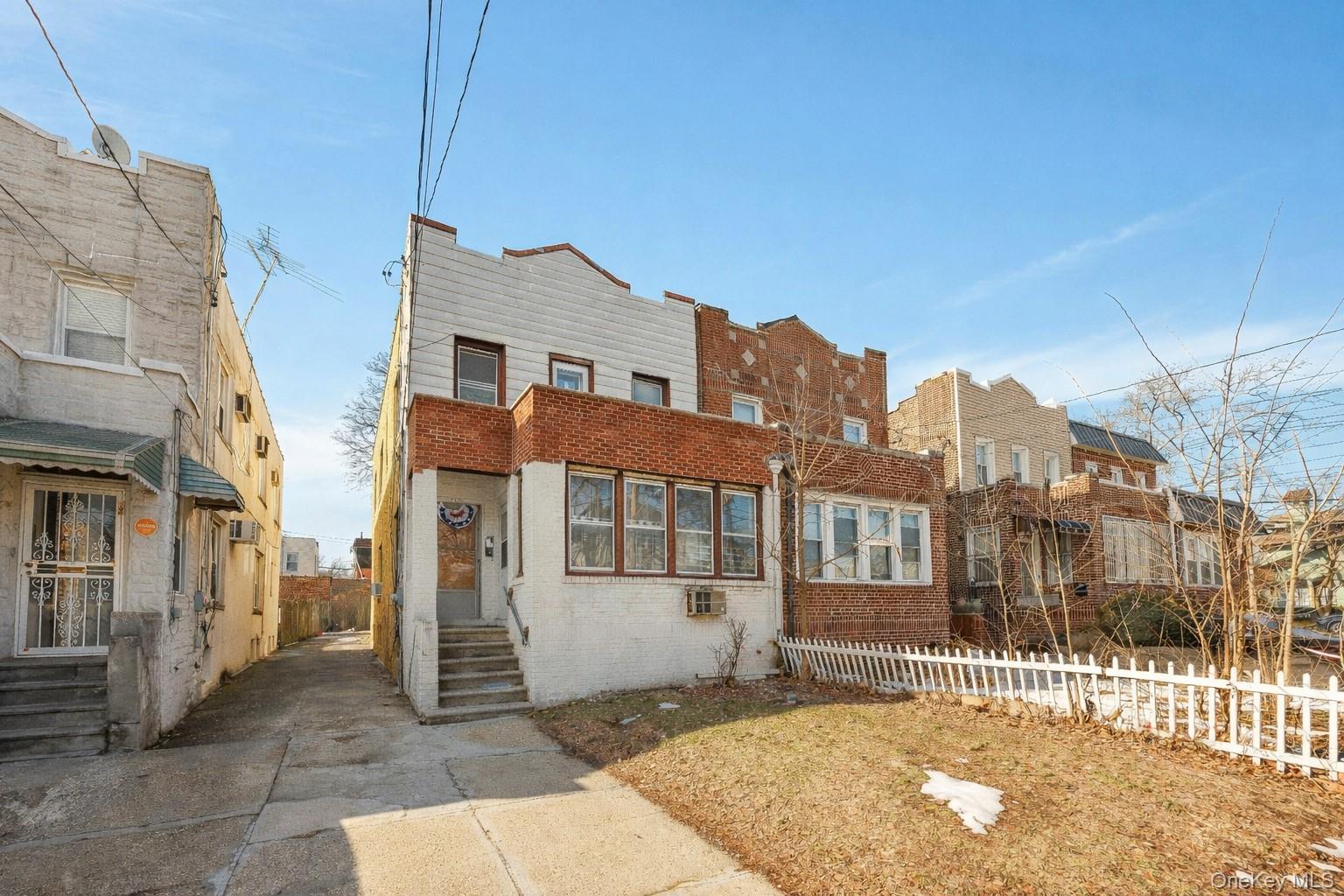 2335 Yates Avenue Property Photo 1