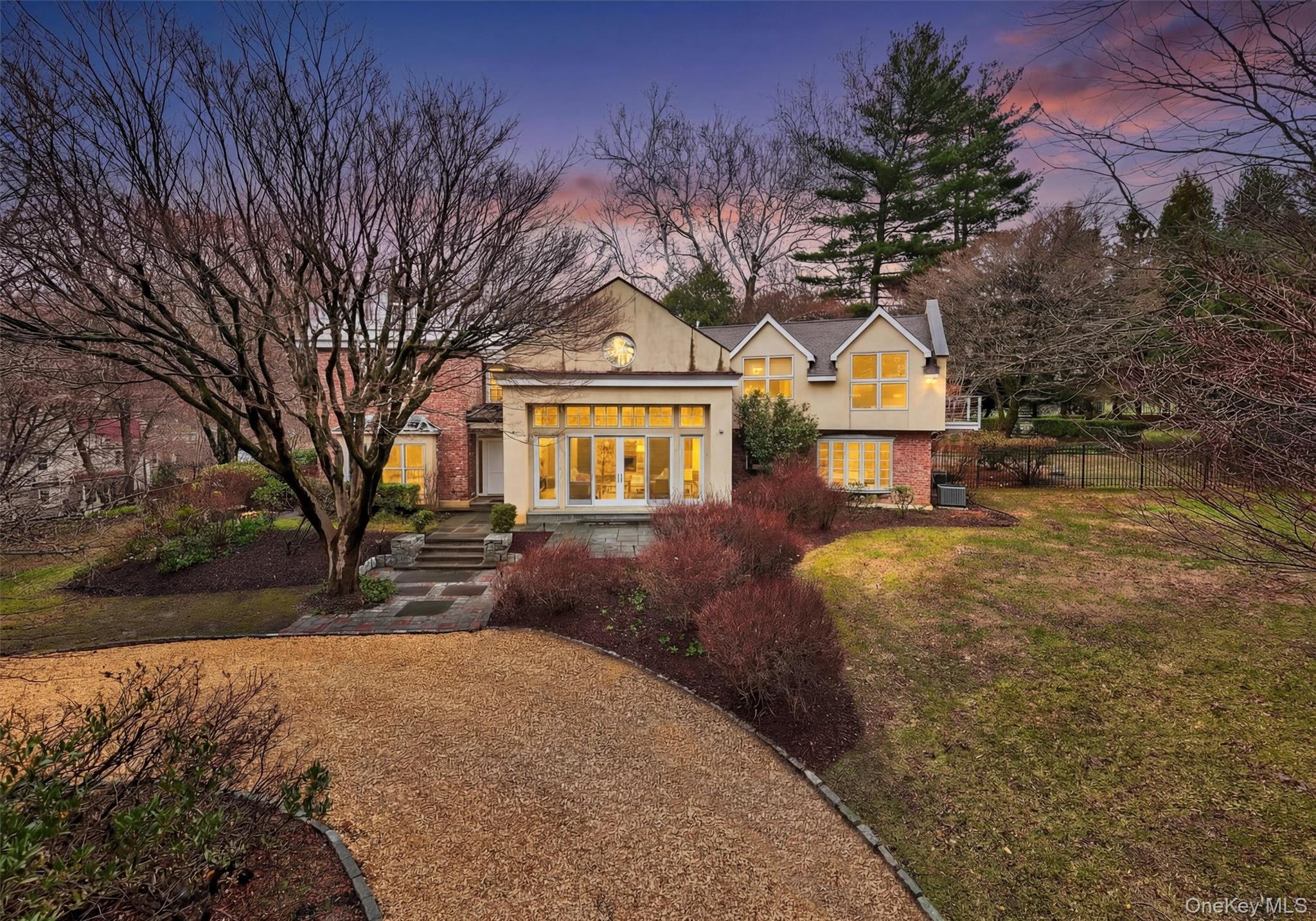 6 W Sunnyside Lane Property Photo 2