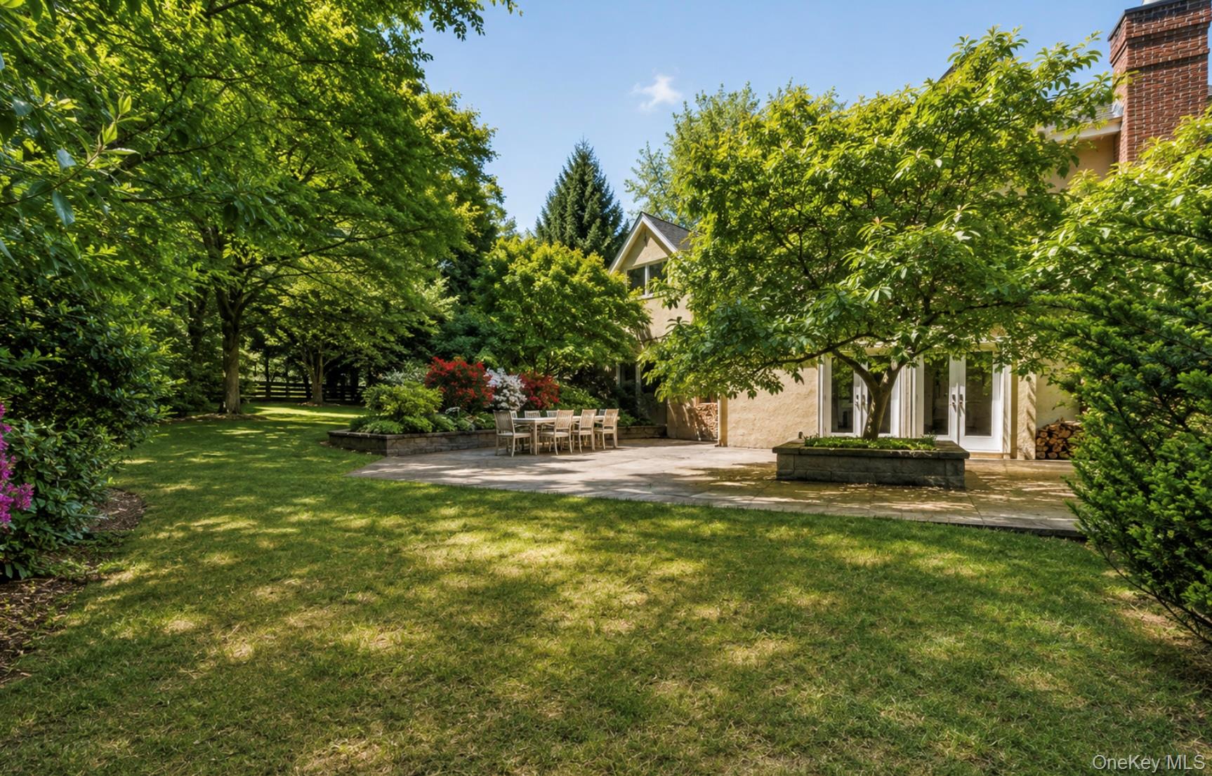6 W Sunnyside Lane Property Photo 4
